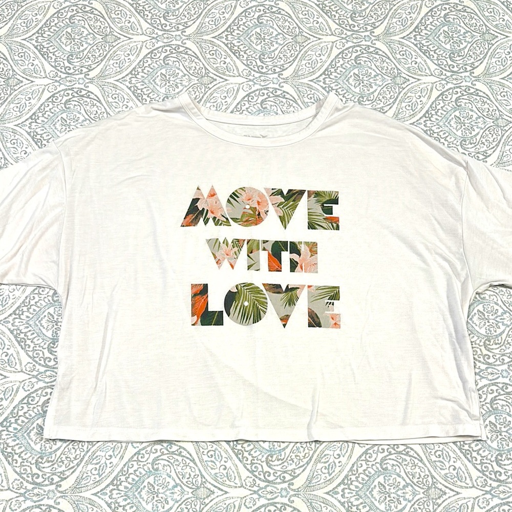 ❗️Last Chance❗️ OLD NAVY Graphic Tee - “Move With Love”